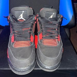 Jordan 4 red thunder size 9.5 men